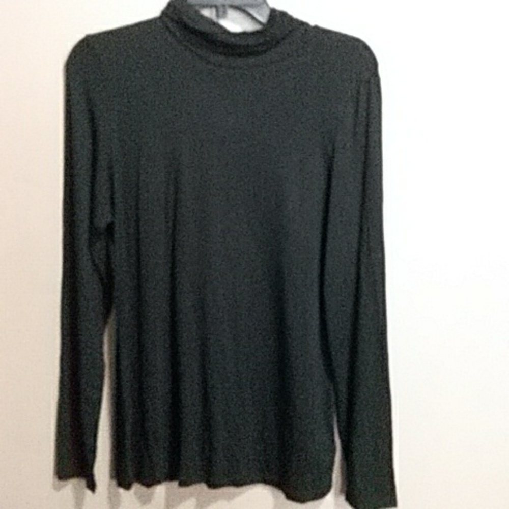 Tahari black turtleneck top size large